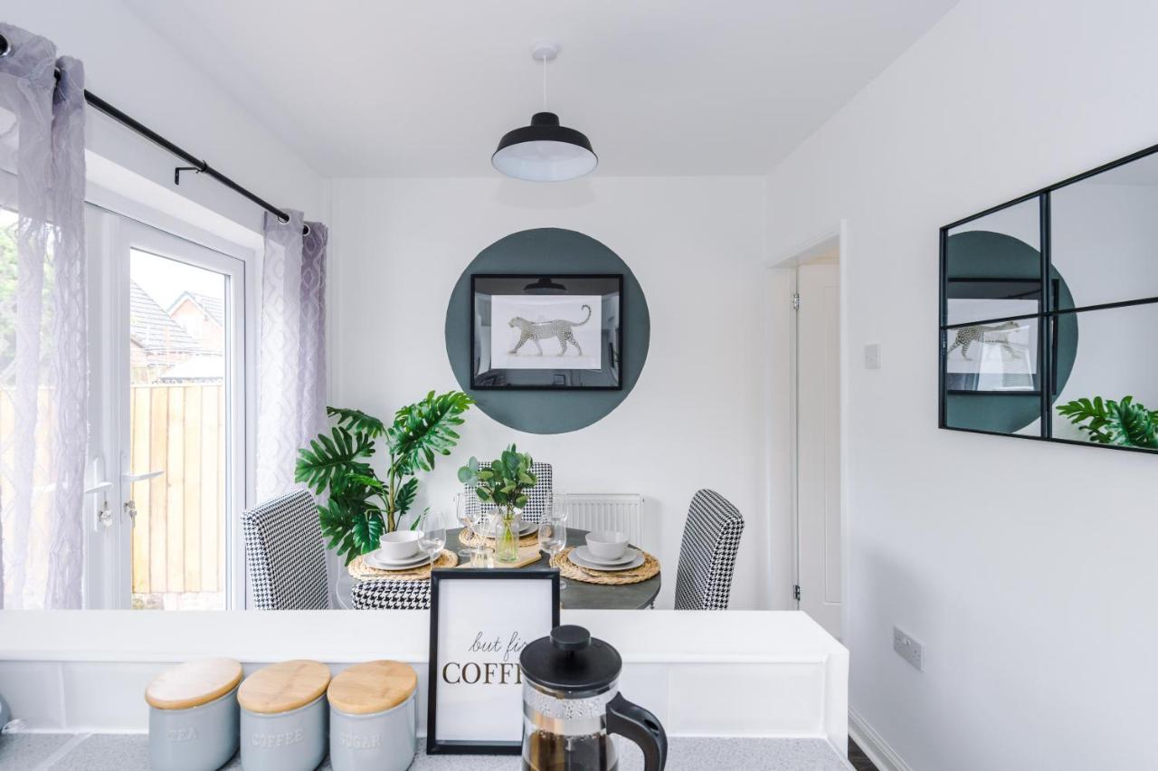 Welcoming 3 Bed Home, 10 Mins From Chester Races And Zoo Saughall 외부 사진