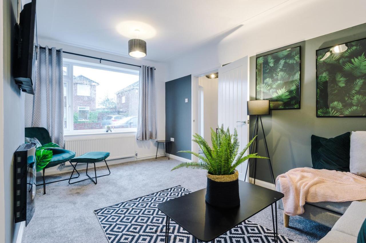 Welcoming 3 Bed Home, 10 Mins From Chester Races And Zoo Saughall 외부 사진